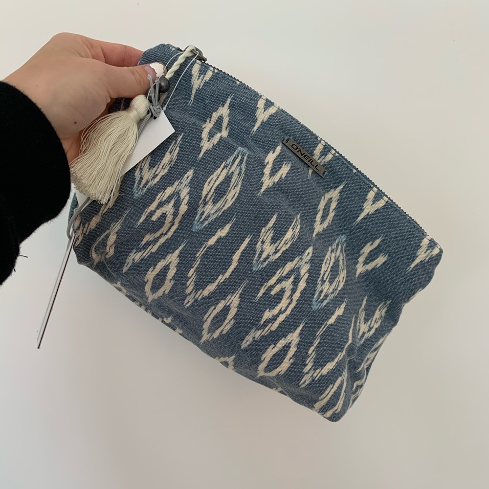 Makeup pouch